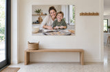Foto op forex boven een eiken bank in een lichte entree
