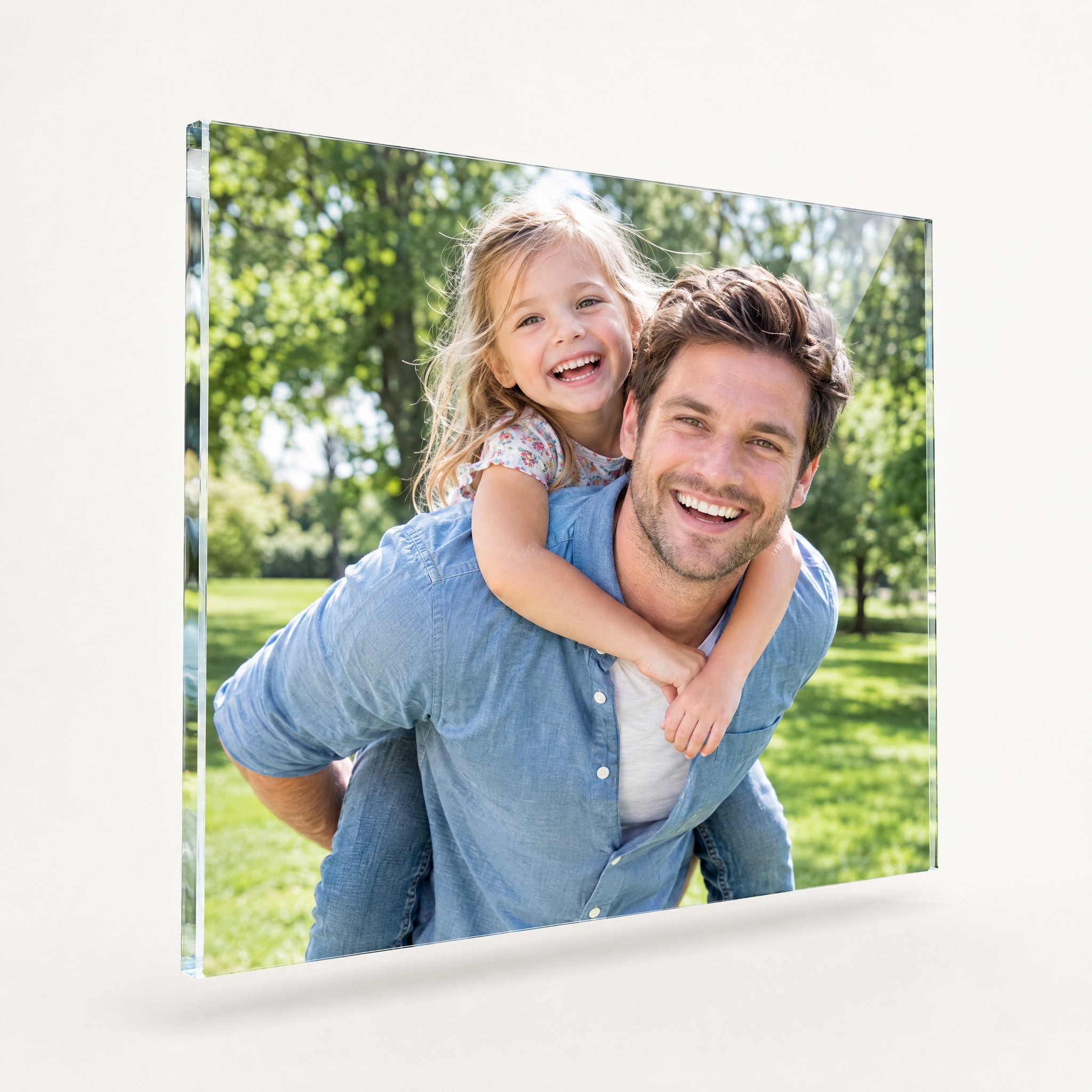 Foto op plexiglas glanzend met vader en dochter, heldere acrylrand met diepte