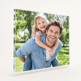 Foto op plexiglas glanzend met vader en dochter, heldere acrylrand met diepte