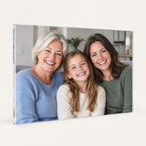 Foto op plexiglas UV mat met oma, moeder en dochter op de bank